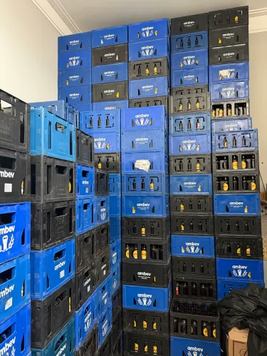 Caixa de cerveja padrão Ambev 300ml 250 unidades disponíveis 