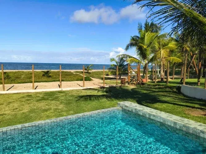 Itacimirim, cond. itavillage, 142 m2, 3 suítes, 2 vagas, piscina, mobiliado, pé na areia