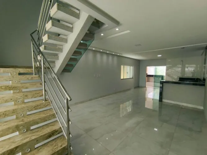 Sobrado à venda, 290 m² por R$ 840.000,00 - Residencial Cidade Verde - Goiânia/GO
