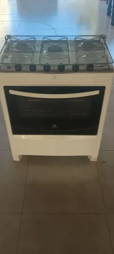 Fogão Eletrolux 6 bocas novinho 