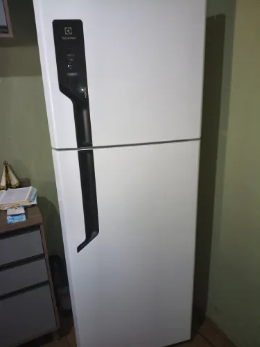 Geladeira inverter 486 litros