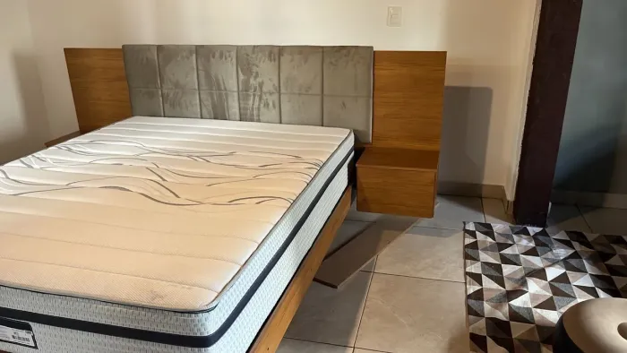 Cama queen casal