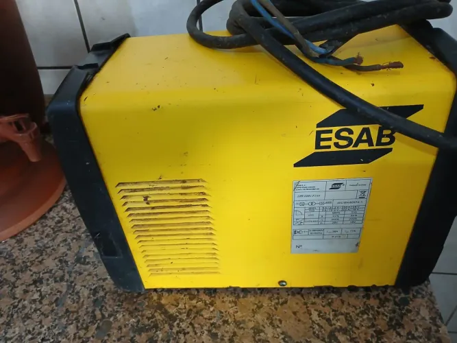 Máquina de Solda ESAB LHN 220 i Plus 
