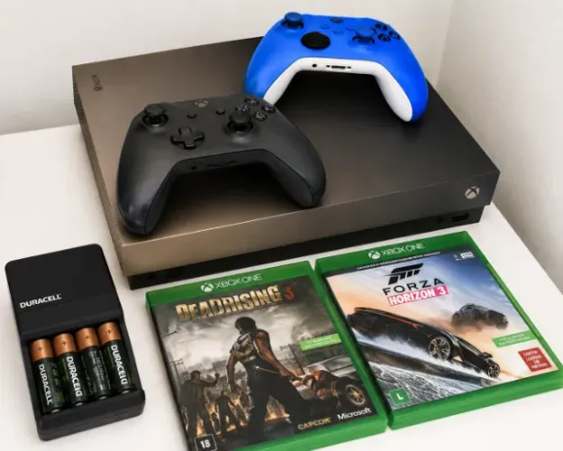 ? VENDO XBOX ONE X 1TB EDIÇÃO ESPECIAL GOLD RUSH BATTLEFIELD V ?