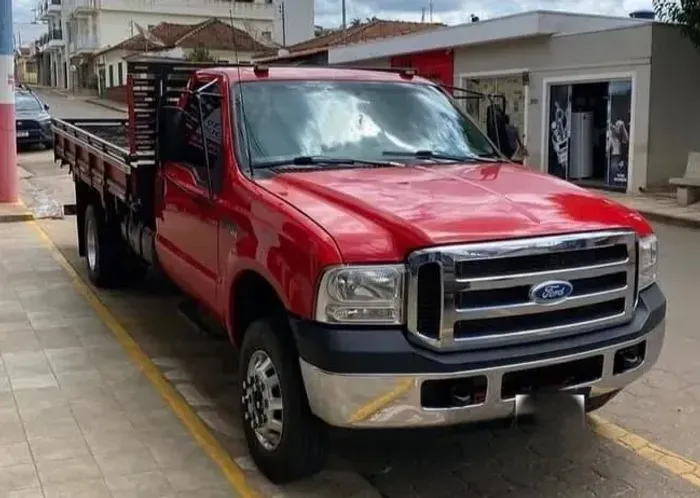 F4000 2017 4x4 2P Carroceria. 