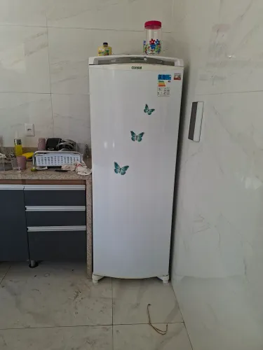 Geladeira semi nova