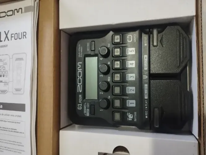 Pedaleira Zoom G1 Four