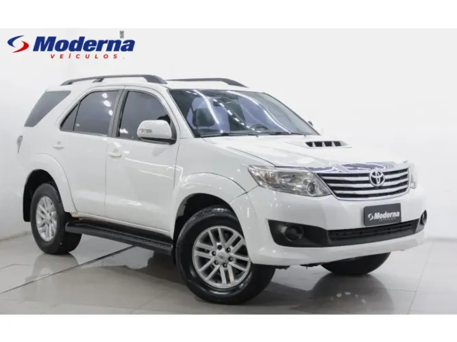 Toyota Hilux SW4 SRV D4-d 4X4 3.0 TDI Dies. AUT 2012