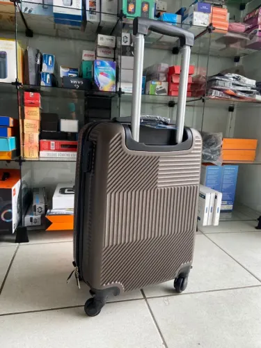 Mala 10kg - muito espaço para por as coisas - entrega grátis