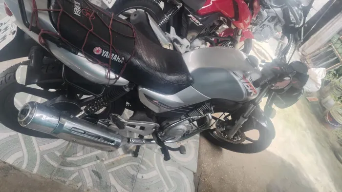 Vendo Moto Modelos Yamaha YBR 2002 125cc,em ótimo estado,bem conservada