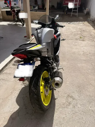 Yamaha YZF R15 BEM NOVINHA