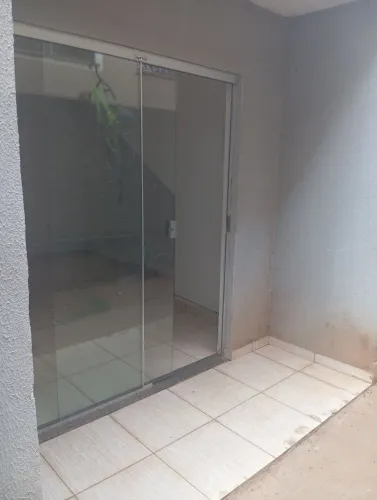Venda de ágio no térreo com 2 quartos com garagem banheiro área de serviço sala conzinha