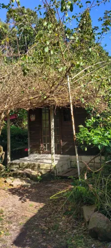 ALUGA-SE CASA/KITNET ANUAL- LER A DESCRIÇÃO