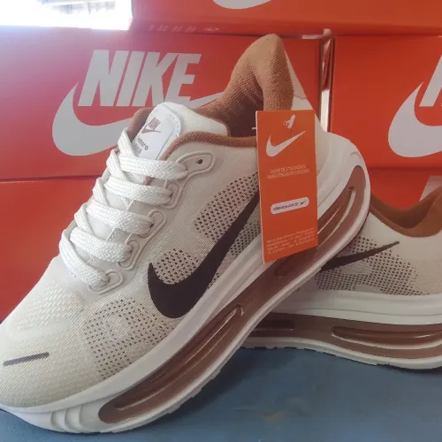 NIKE VOMERO - TÊNIS PERFORMANCE PREMIUM<br>
