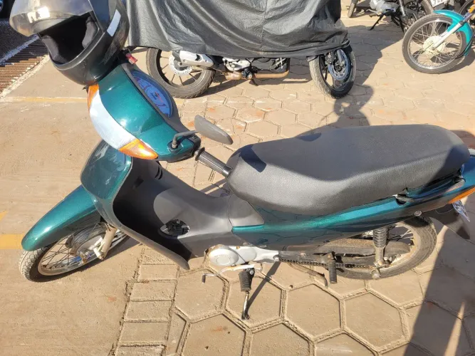 Honda Biz 100 2004 - Econômica, Conservada e Documentação em Dia.