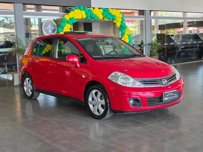 Nissan Tiida SL 1.8/1.8 Flex 16V Aut. 2011