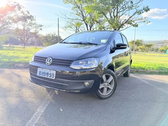 Volkswagen Fox 1.0 MI Total Flex 8V 5P 2012