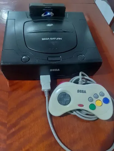 Sega Saturn completo com Pseudo Kai