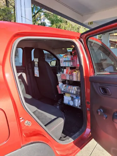 Loja Móvel para Carro - Estrutura em Acrílico Iluminada