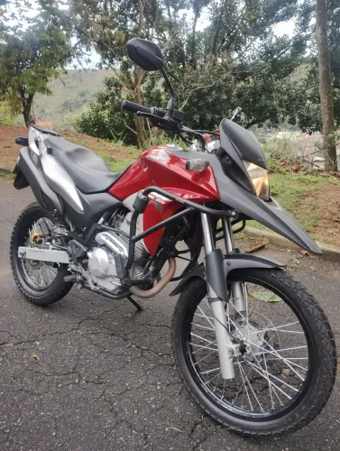 XRE 300 2015