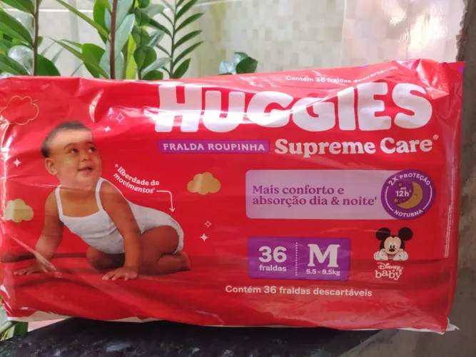 Fralda calça Huggies supreme care M