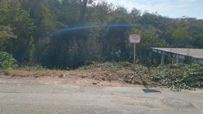 Lote a 5 minutos da Av.Dr. Roberto ( Jardim dos Anjos)