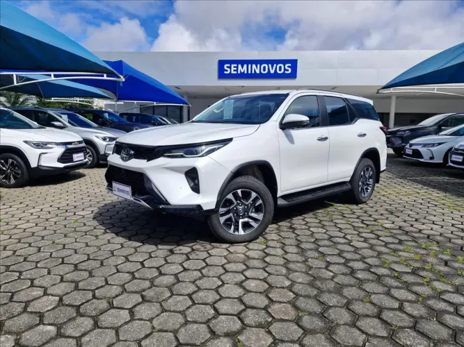 Toyota Hilux SW4 4X4 2.8 Diesel 2025