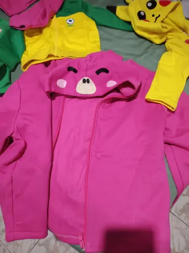Vende se Blusas de frio com touca
