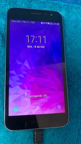 Vendo Samsung j4 semi novo conservado!