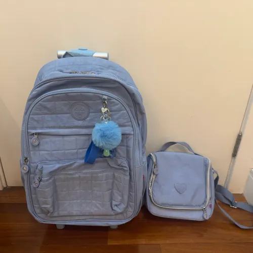 Mochila de rodinhas Kika + lancheira