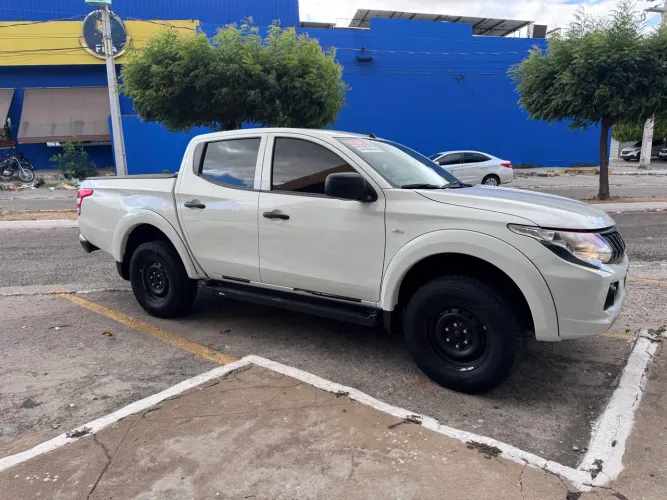 Mitsubishi L200 Triton Sport GL 2.4 Diesel 2024