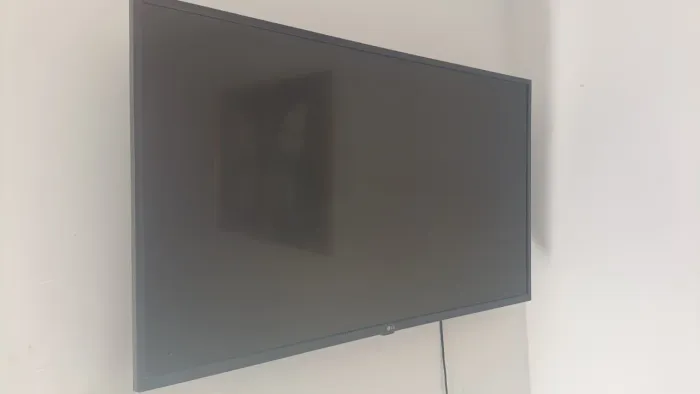Tv LG 43" novíssima 