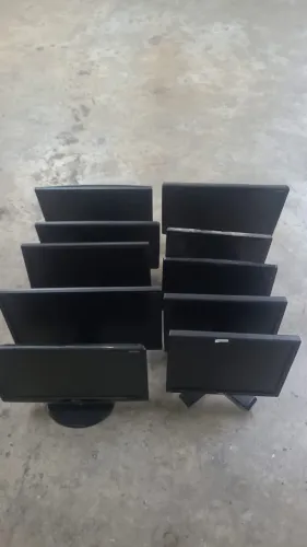 MONITORES 17? E 19? - VGA