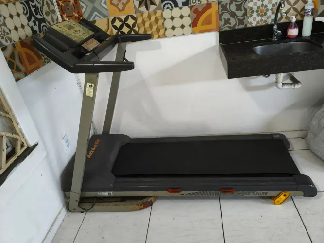 Esteira Athletic Advanced 520EE