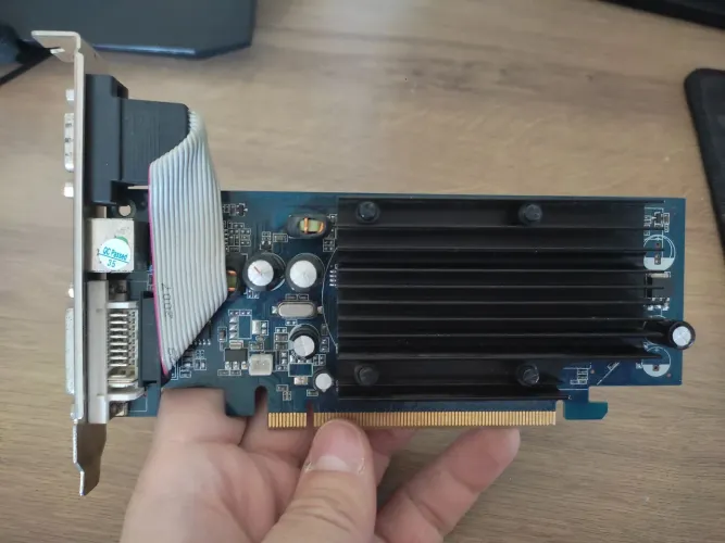Placa de video Geforce 7300