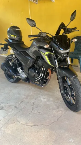 Vende-se ano 24 quitada em dias no ponto de transferir ou troco por carro no mesmo valor