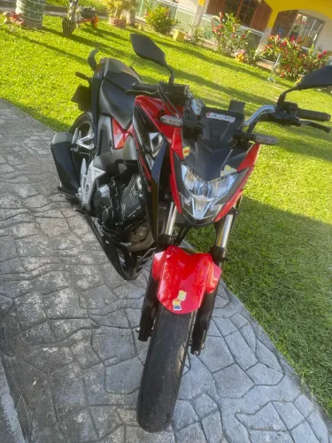 ? CB 300F Twister 2024 - Impecável, Toda em Dia e Pronta pra Rodar!