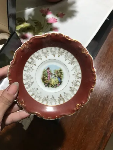 Decoração antiga (pratinhos decorativos)
