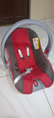 Bebê conforto semi novo nunca usado