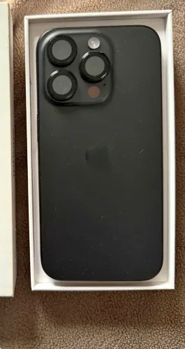iPhone 15 pro zero um mês de uso novinho com garantia de 11 meses ainda vendo ou troco