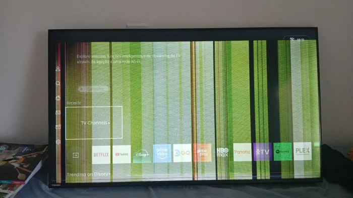 Toshiba 43 polegadas pra conserto fácil ou retirada de peças, sai som,funciona!
