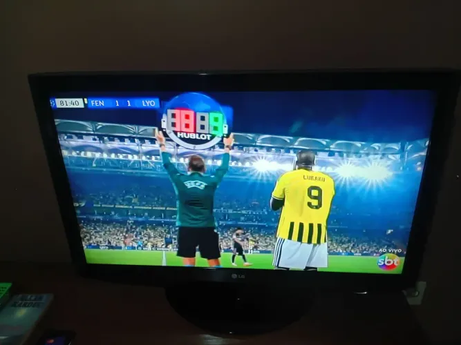 Tv LG 42" ótima