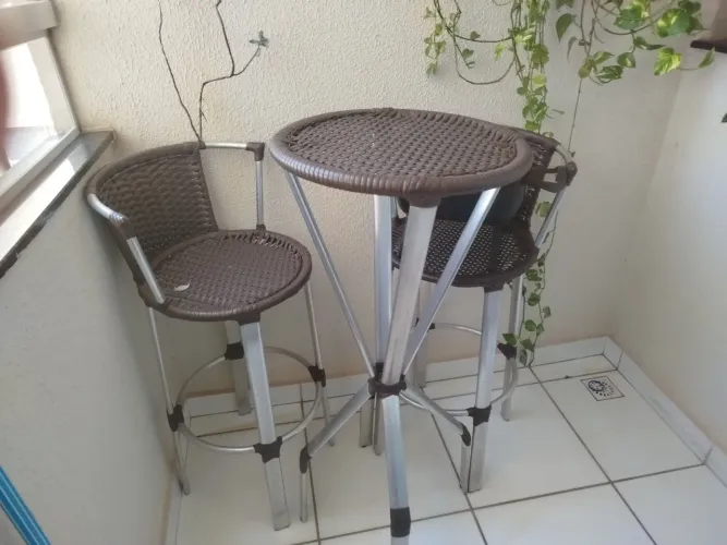 Jogo bistro em alumínio.