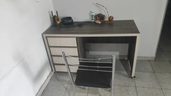 Vendo escrivaninha