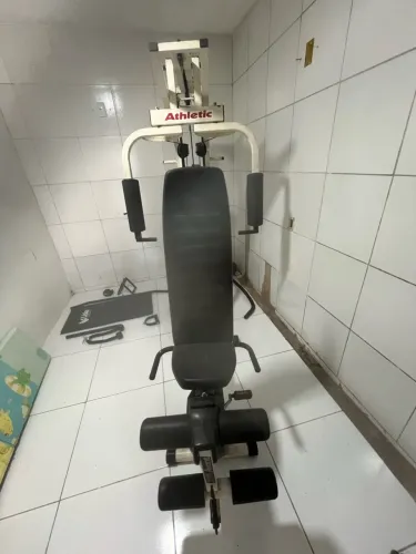 Estação de musculação fitness academia