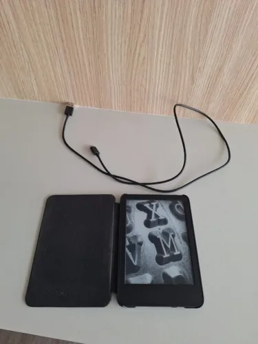 Kindle Amazon modelo C2V2L3 - 11 Geraçâo
