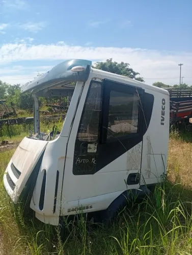 Cabine caminhão Iveco Tector