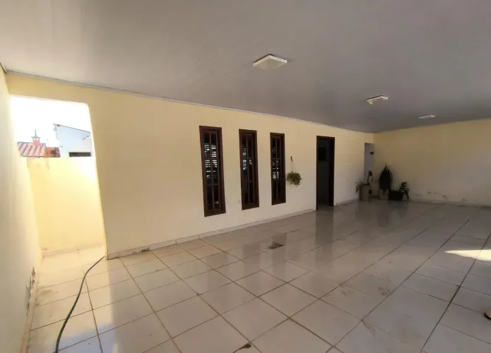 CASA PARQUE CUIABA - Prox mercado bom jesus