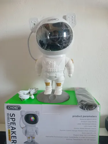 Projetor de estrelas e galáxias astronauta com controle remoto / PREÇO IMBATÍVEL