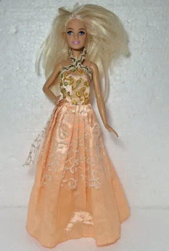 Boneca Barbie Loira Vestido De Festa Pêssego